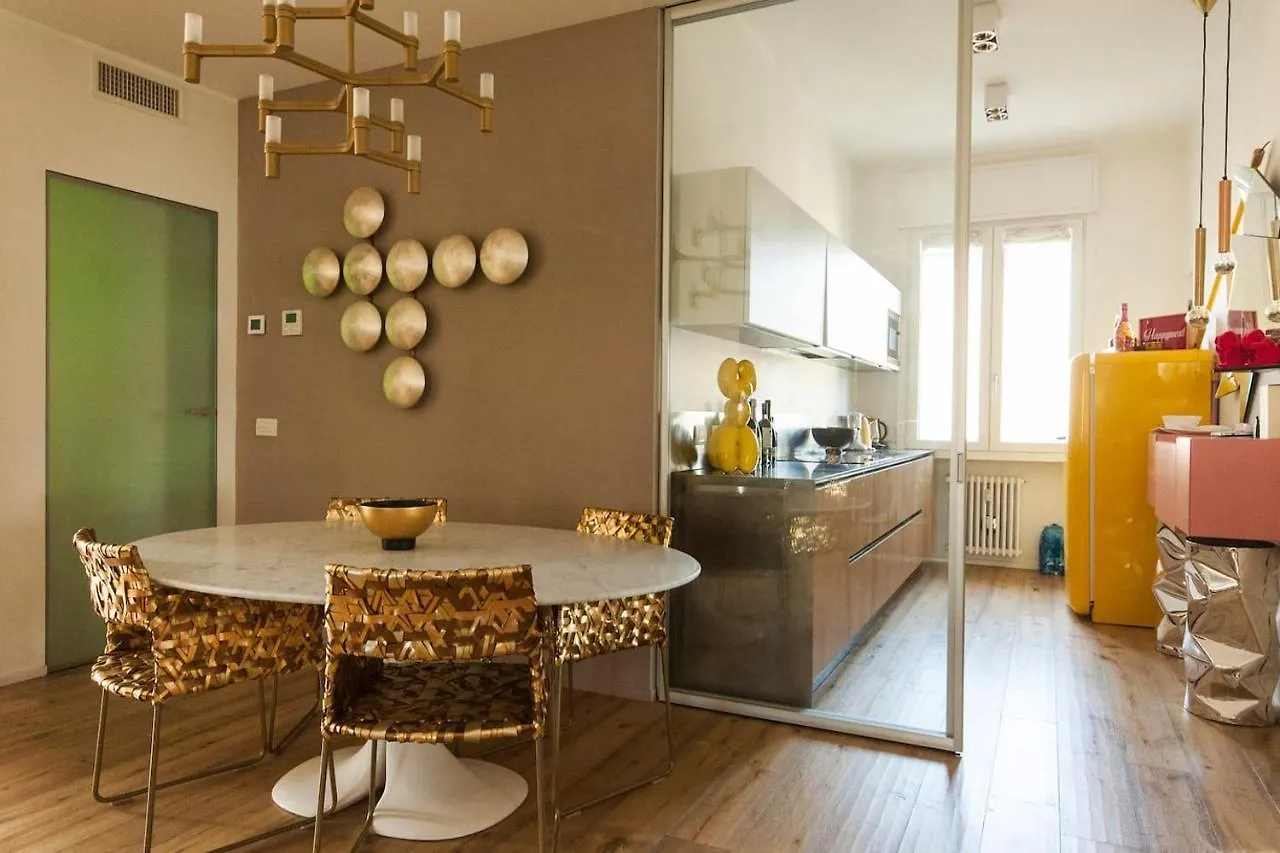 Apartment Luxury Designer Space In Shopping District Milan