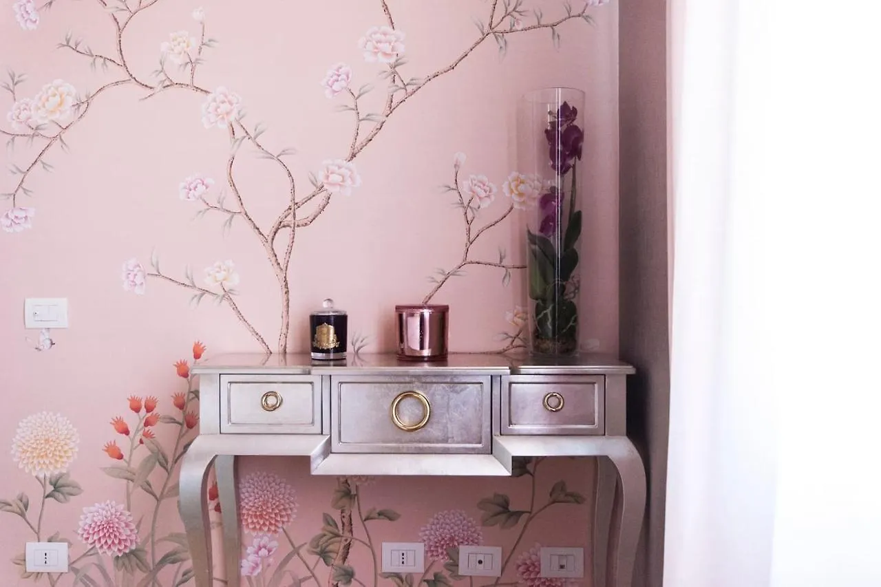 Luxury Designer Space In Shopping District Milan Apartment