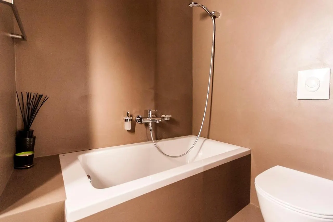 Apartment Luxury Designer Space In Shopping District Milan Italy